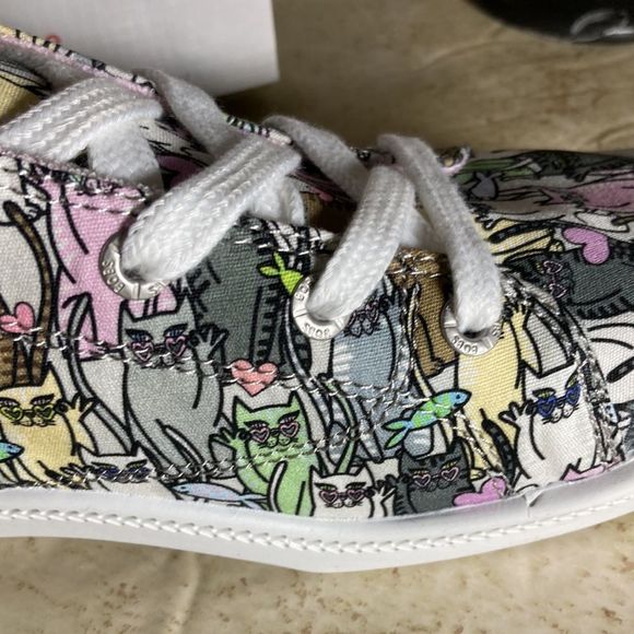 - NWT Bobs by Skechers beach bingo collection style Kitten bitten ladies… - Picture 4 of 10